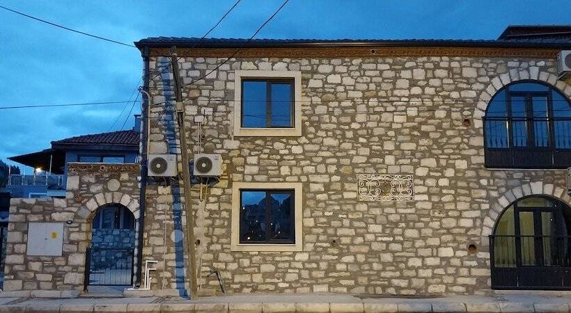 هتل Chakra Vourla