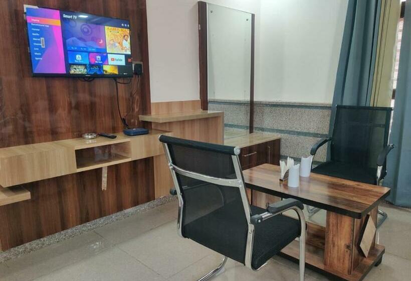 Hotelli Dev Residency