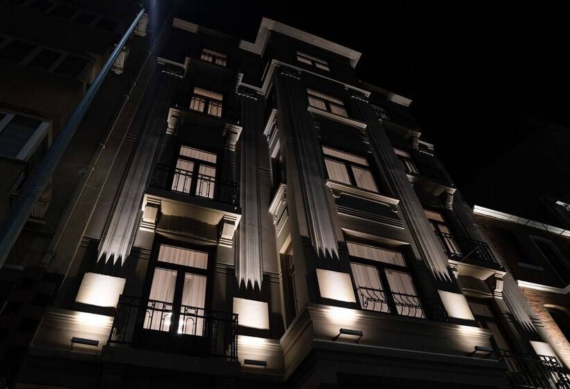 هتل Monev Suites