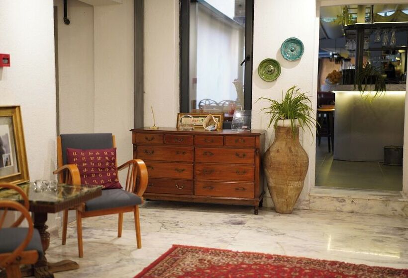 هتل Monev Suites