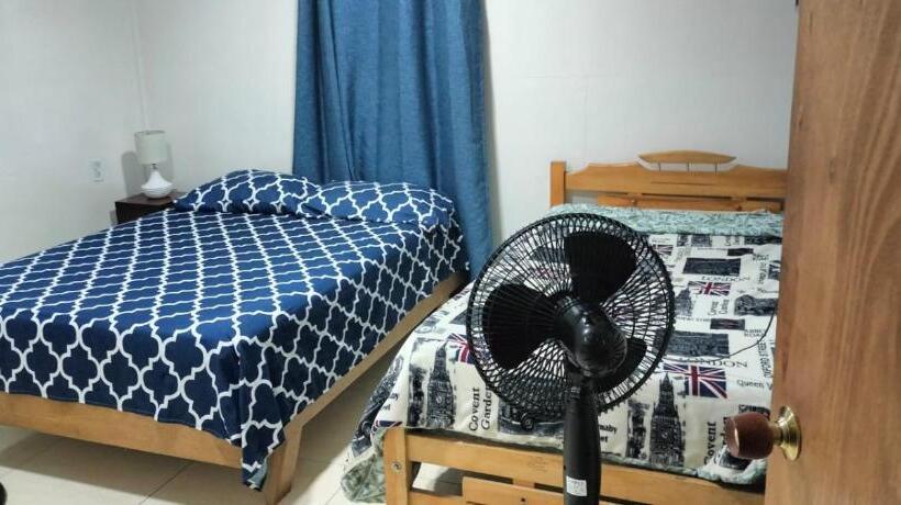 پانسیون Miss Titis Native Lodge