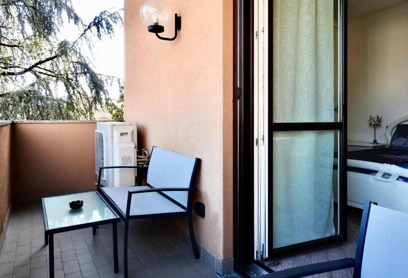 פנסיון Sole Tra I Pini   Foresteria Lombarda