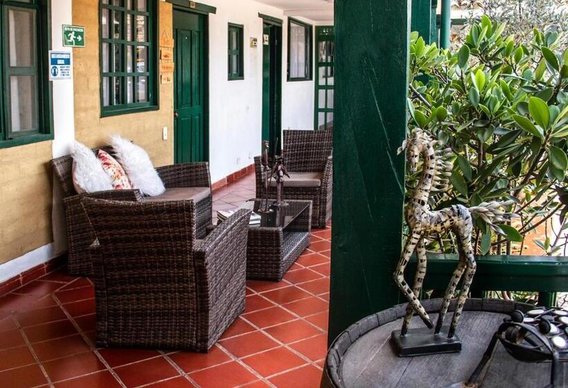 هتل Bahía Olivo Boutique & Spa