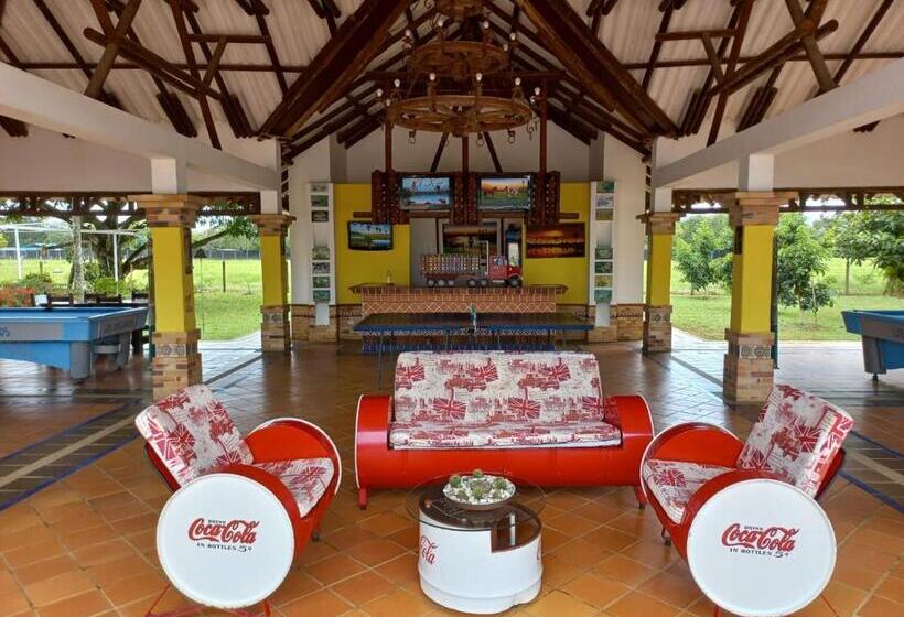 هتل Campestre Los Chiguiros