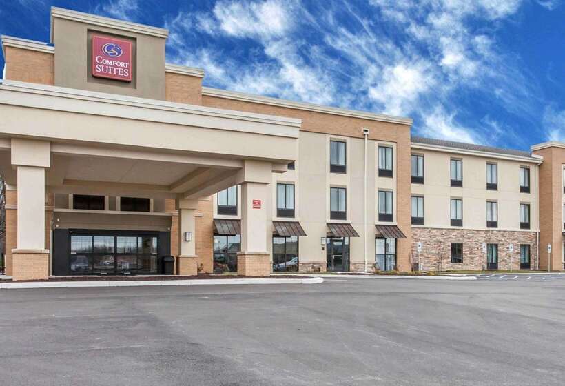 בית מלון כפרי Comfort Suites Youngstown North