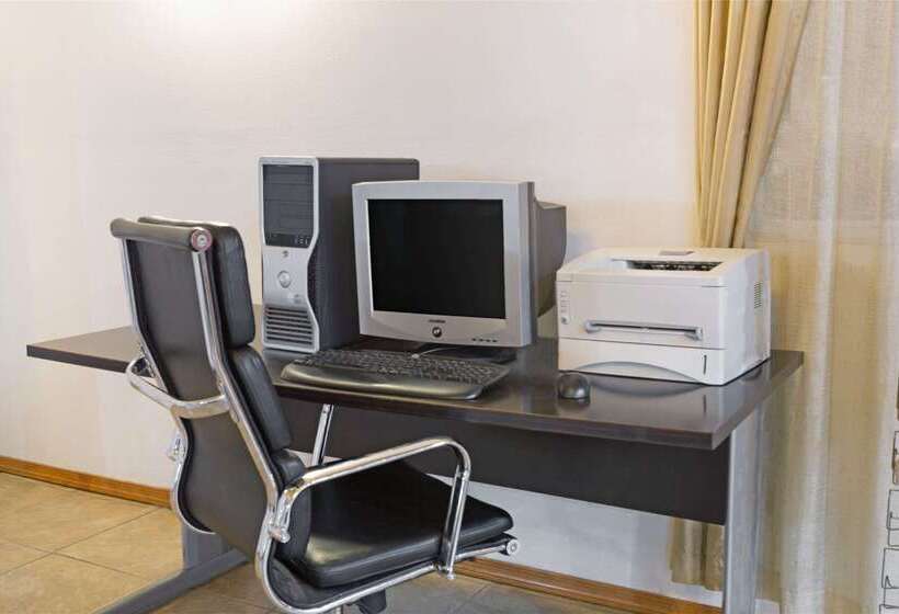 هتل Days Inn & Suites By Wyndham Santa Rosa, Nm