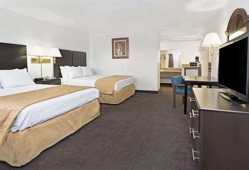 هتل Days Inn & Suites By Wyndham Santa Rosa, Nm