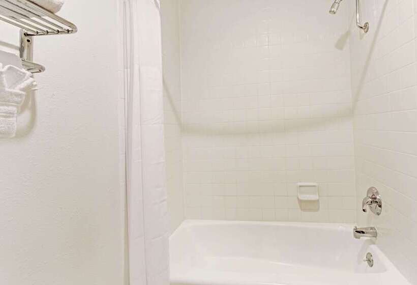 هتل Days Inn & Suites By Wyndham Santa Rosa, Nm