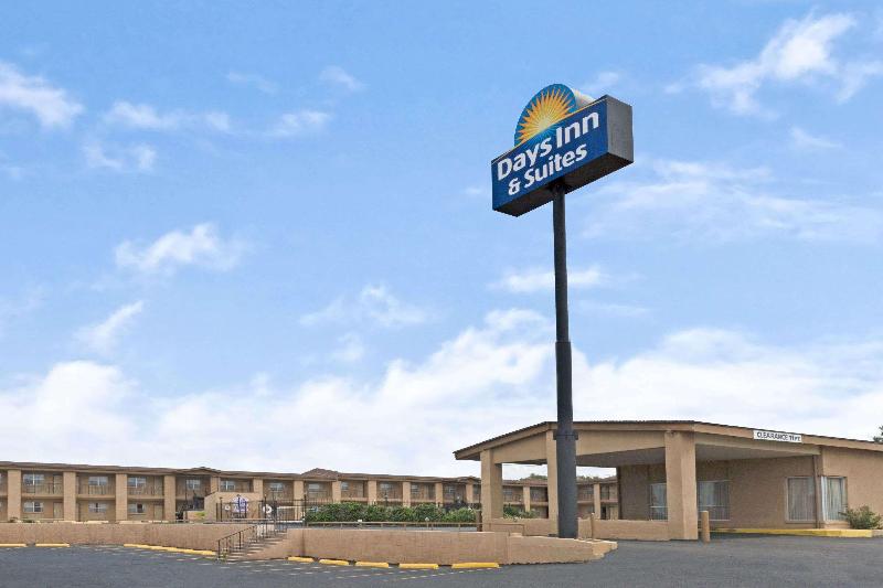 هتل Days Inn & Suites By Wyndham Santa Rosa, Nm