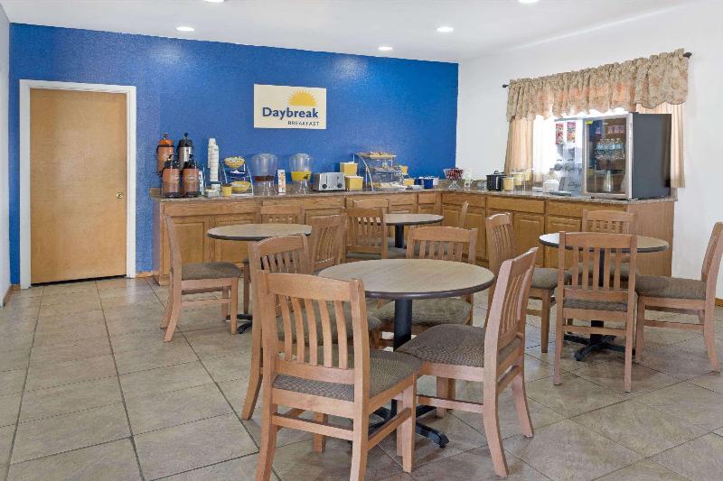 هتل Days Inn & Suites By Wyndham Santa Rosa, Nm