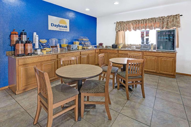 هتل Days Inn & Suites By Wyndham Santa Rosa, Nm