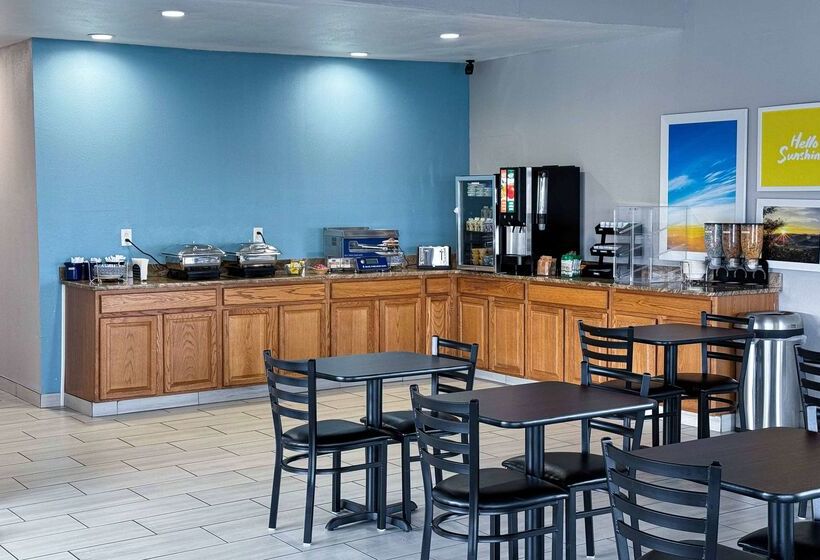هتل Days Inn & Suites By Wyndham Santa Rosa, Nm