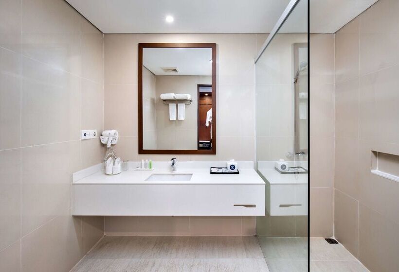 هتل Golden Tulip Pontianak