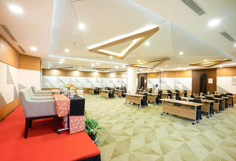 هتل Golden Tulip Pontianak