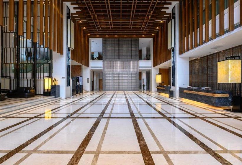 فندق Ramada By Wyndham Zhengzhou East