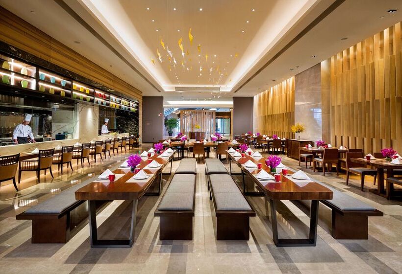 هتل Hilton Urumqi