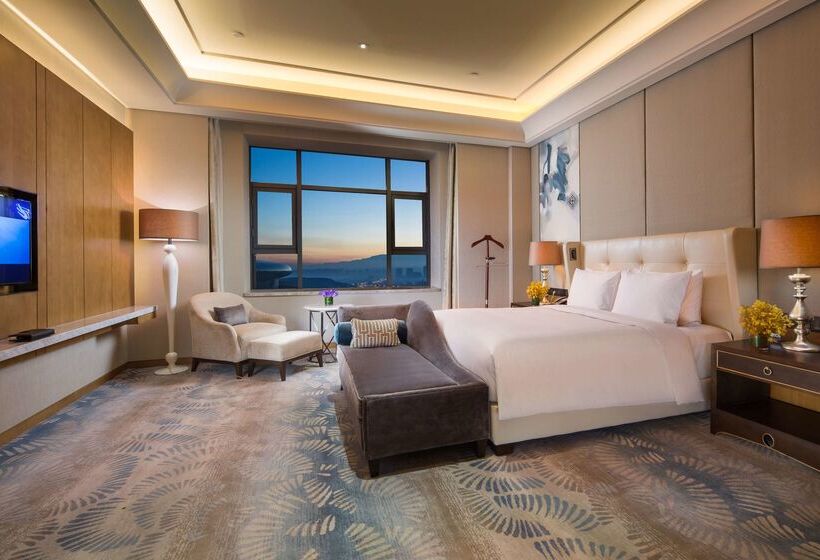 هتل Hilton Urumqi