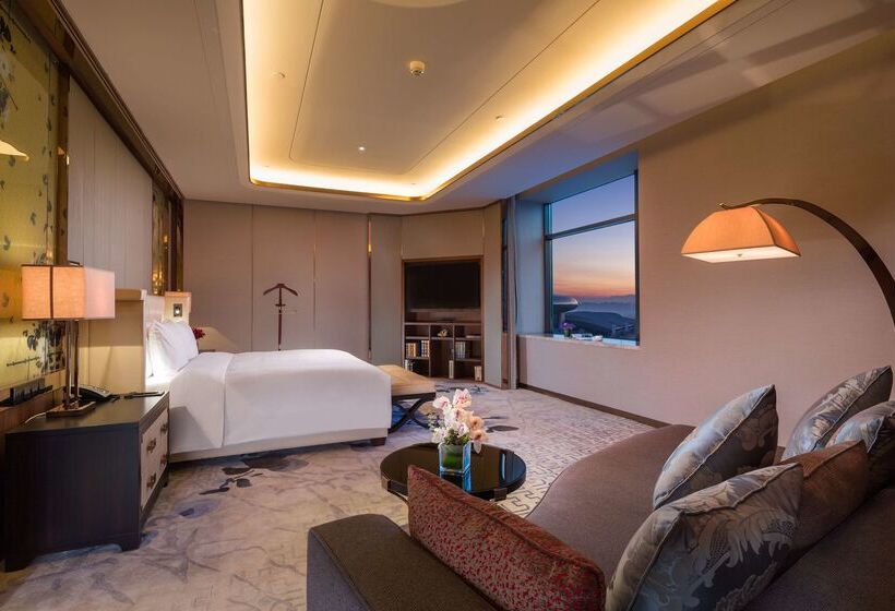 هتل Hilton Urumqi