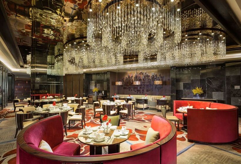 هتل Hilton Urumqi