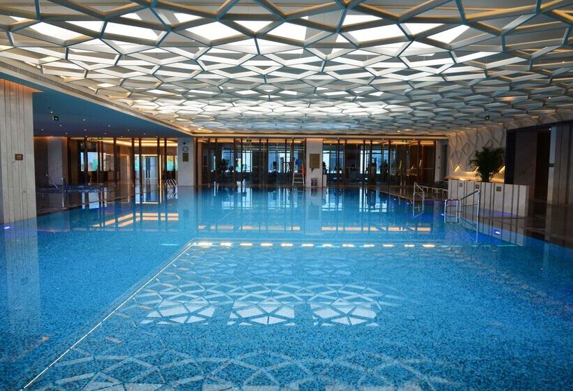 هتل Hilton Urumqi