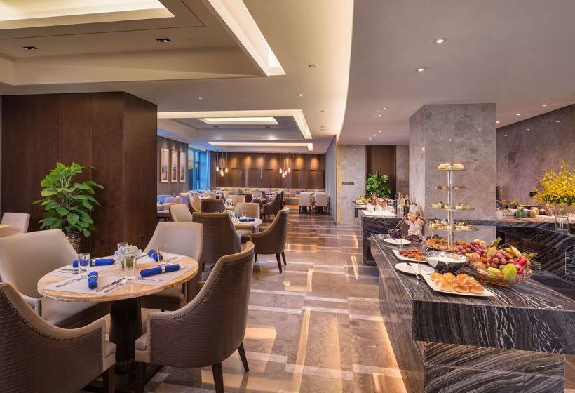 هتل Hilton Urumqi