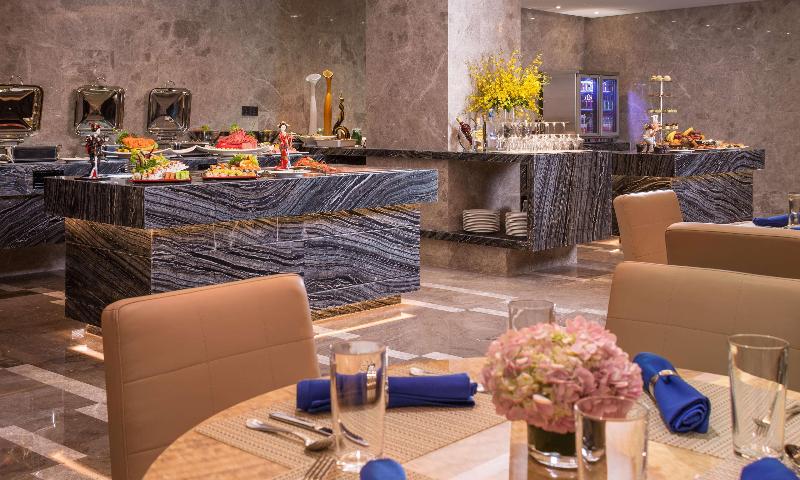 هتل Hilton Urumqi