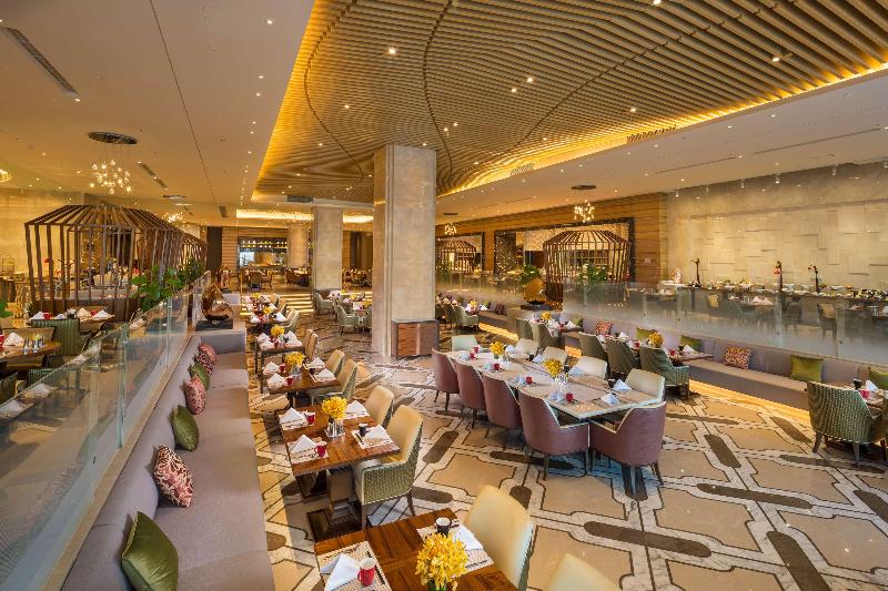 هتل Hilton Urumqi