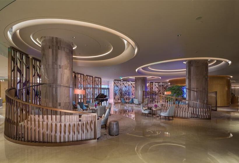 هتل Hilton Urumqi