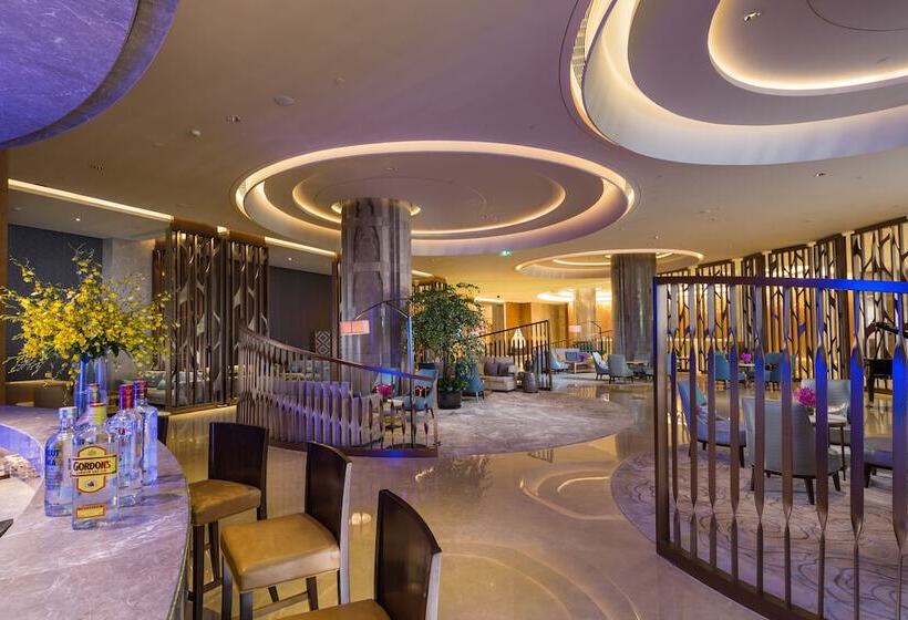 هتل Hilton Urumqi