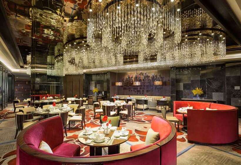 هتل Hilton Urumqi