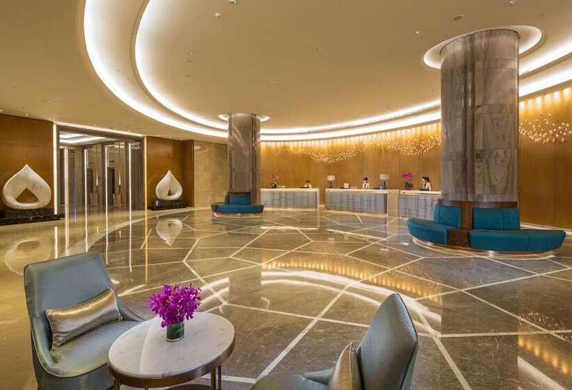 هتل Hilton Urumqi