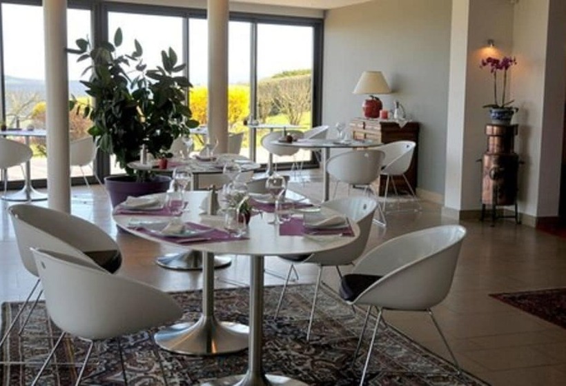 هتل Hôtel Restaurant La Montagne De Brancion