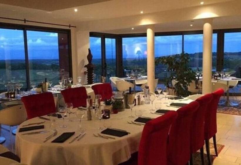هتل Hôtel Restaurant La Montagne De Brancion