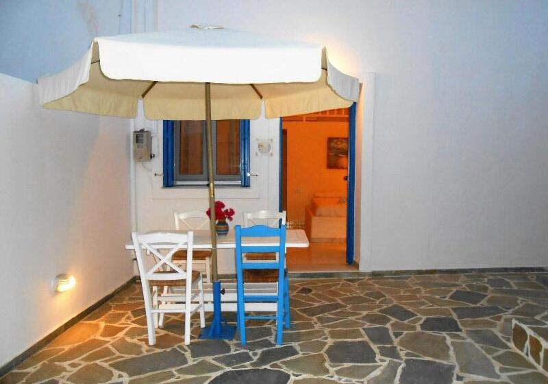 هتل Livanios Studios