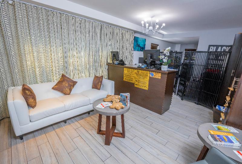 هتل Seaside All Suites
