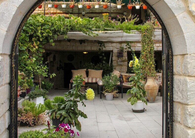 هتل Turkish Cave House