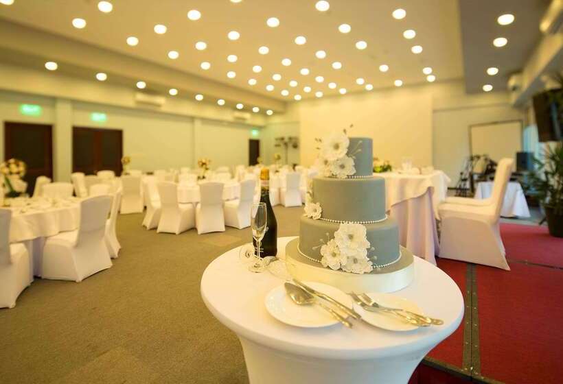 Microtel By Wyndham Up Technohub