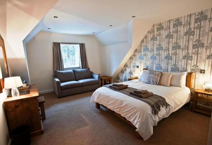 بنسيون The White Hart Inn