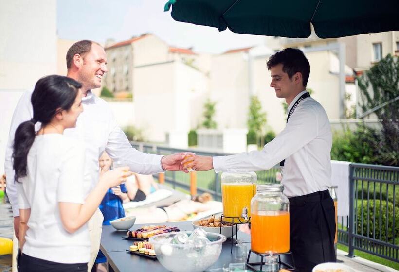 اقامتگاه The Social Hub Paris La Défense