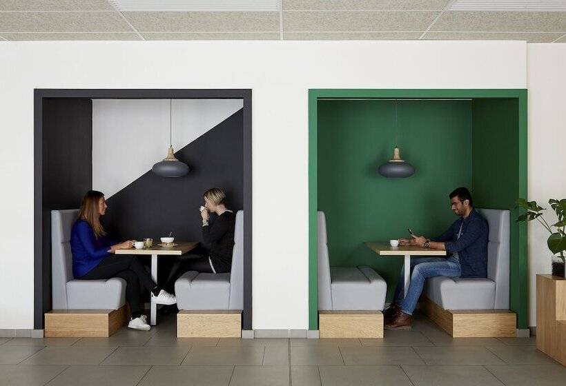 اقامتگاه The Social Hub Paris La Défense