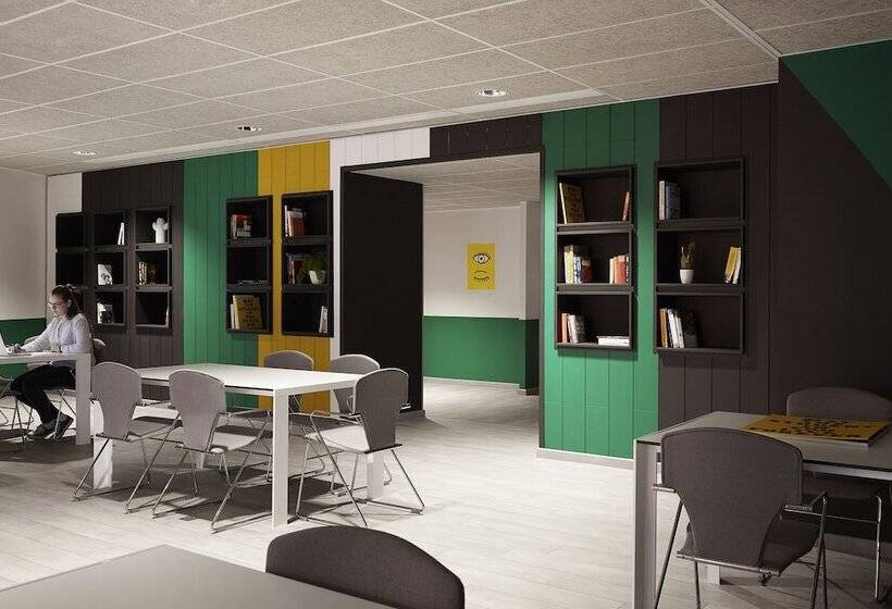 اقامتگاه The Social Hub Paris La Défense