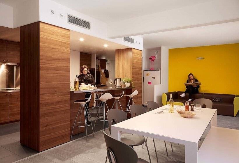 اقامتگاه The Social Hub Paris La Défense