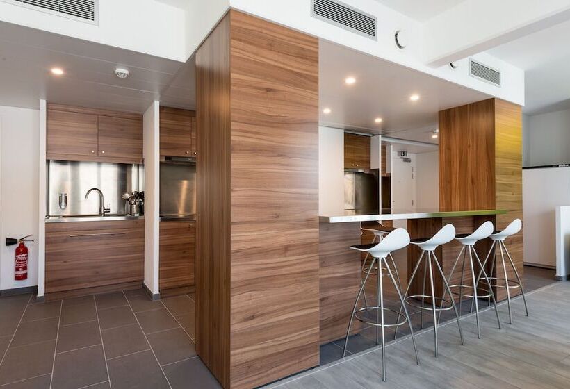 اقامتگاه The Social Hub Paris La Défense