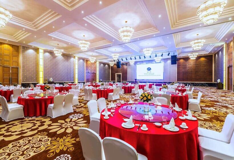 استراحتگاه Grand Mercure Qingdao Airlines