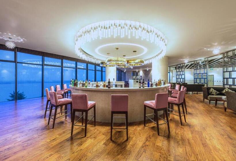استراحتگاه Grand Mercure Qingdao Airlines