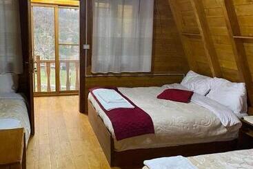 تختخواب و صبحانه Guesthouse Te Pjerini Selcë Cem