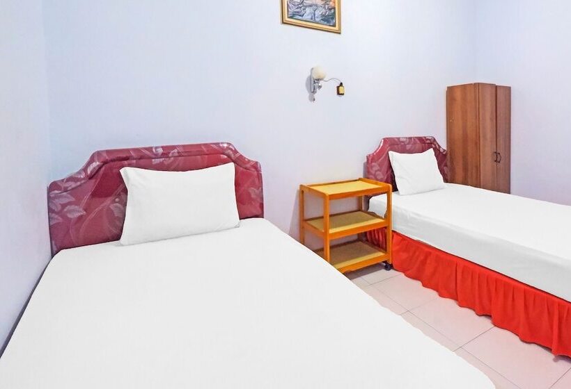 Отель Oyo 92337 Wisma Arwini Syariah