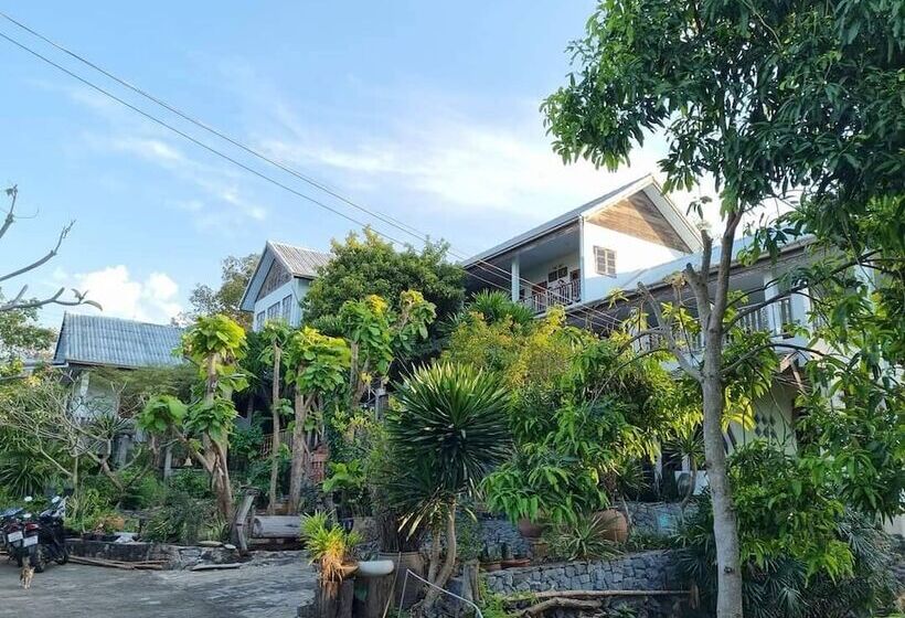 ホテル Sawasdee Sichang Resort