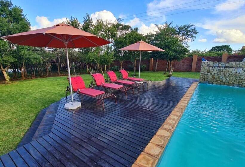 פנסיון Gucci Manor Boutique Guesthouse