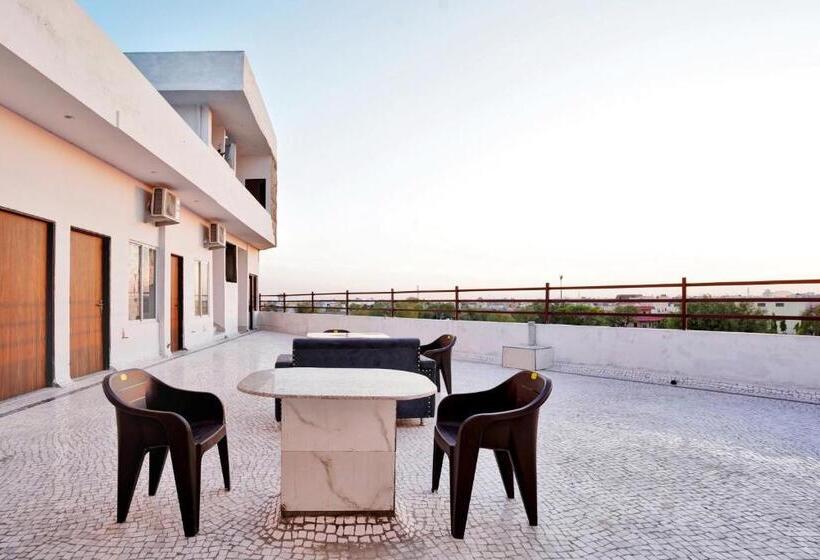 فندق O Raj Villas